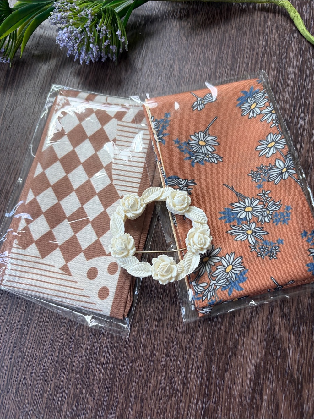 Accessory Trio Brooch Bone Colored Rose and 2 purse/hair Scarves - Picture 3 of 11